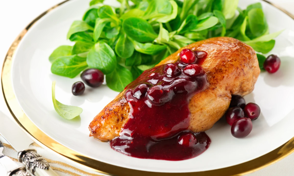 Pechuga de pollo | Salsa | Frutos Rojos | Receta | Qué Onda