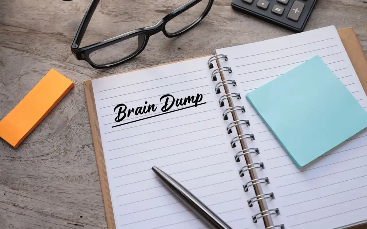 Libera tu mente con Brain-Dumping.
