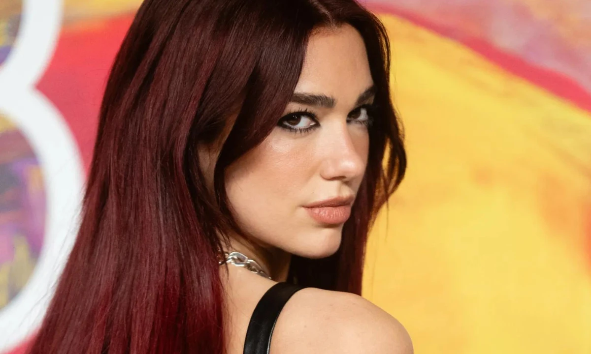 Dua Lipa asiste a los Premios BRIT 2024 en el O2 Arena el 02 de marzo de 2024 en Londres, Inglaterra | Qué Onda