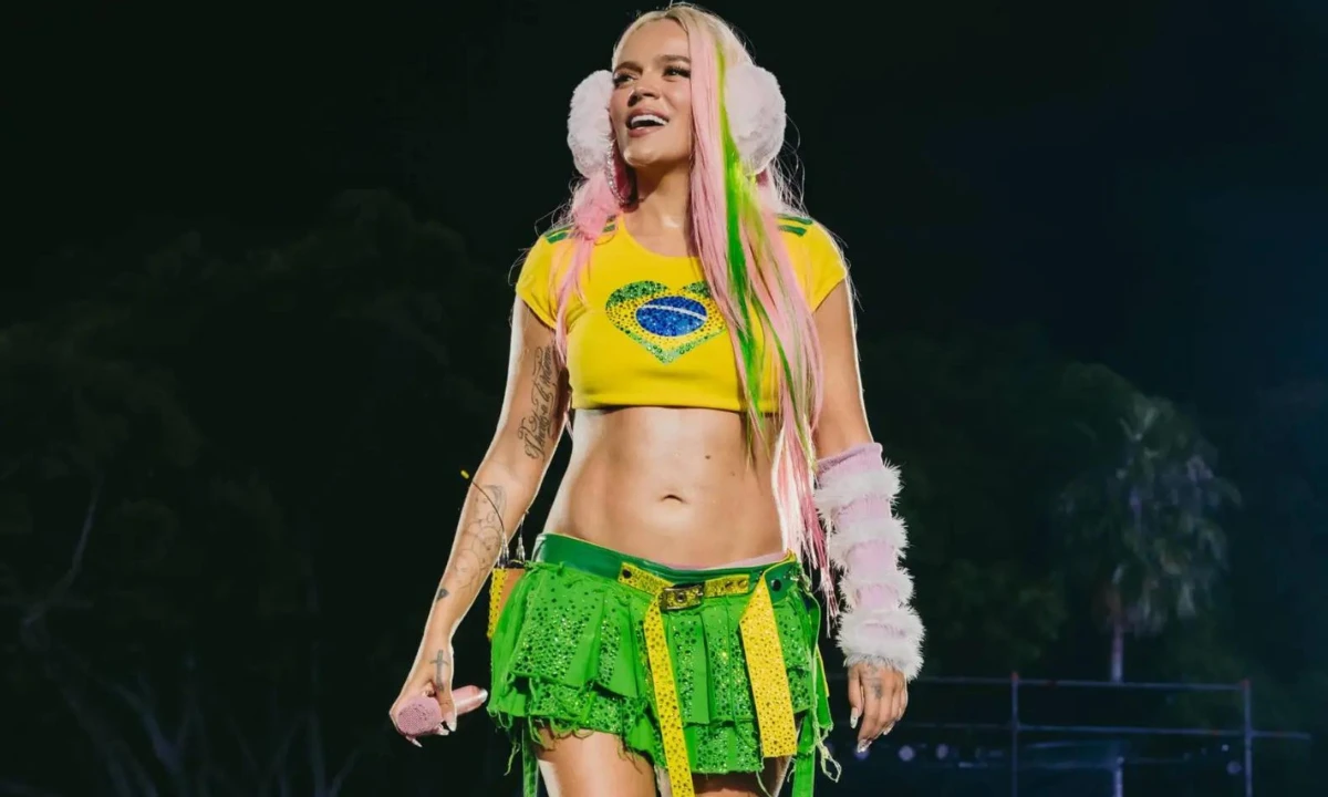 Karol G durante su concierto con "Mañana Será Bonito" en Brasil | Qué Onda